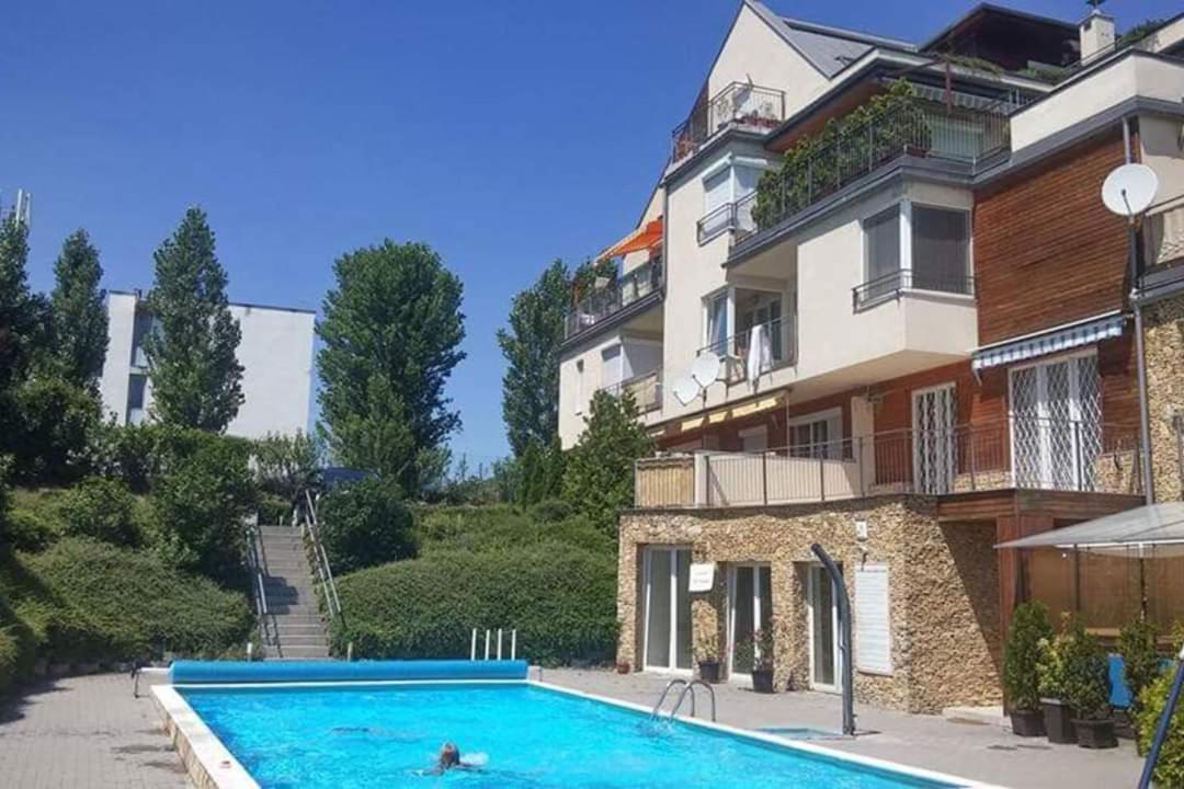 Peppy Apartment & Pool Balatonfured Luaran gambar
