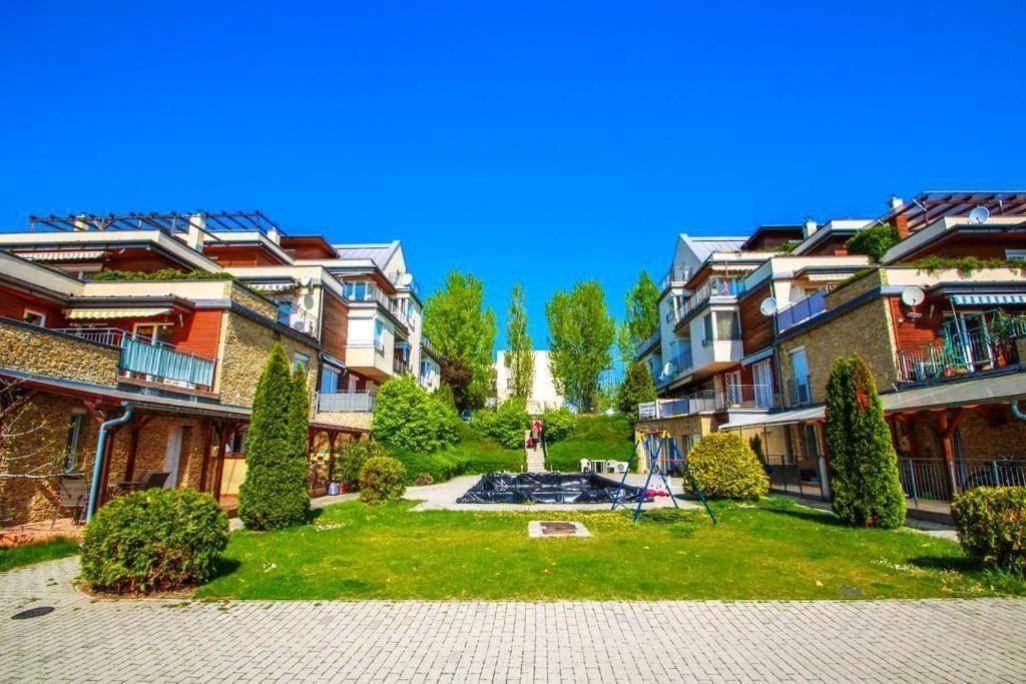 Peppy Apartment & Pool Balatonfured Luaran gambar