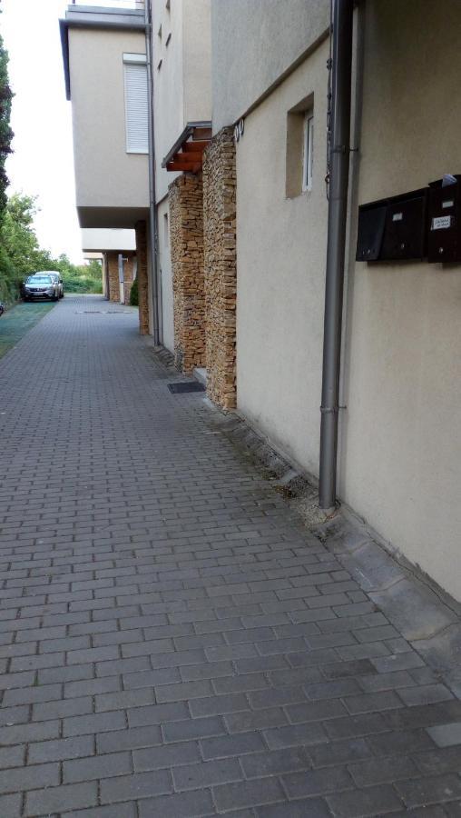 Peppy Apartment & Pool Balatonfured Luaran gambar
