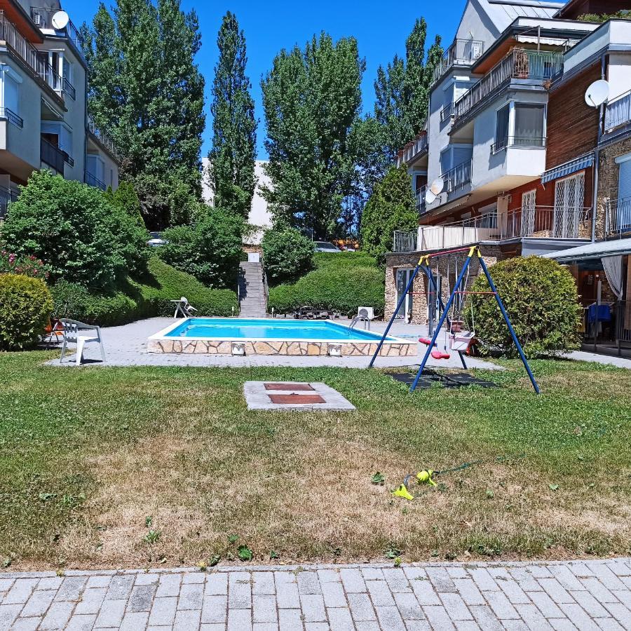 Peppy Apartment & Pool Balatonfured Luaran gambar