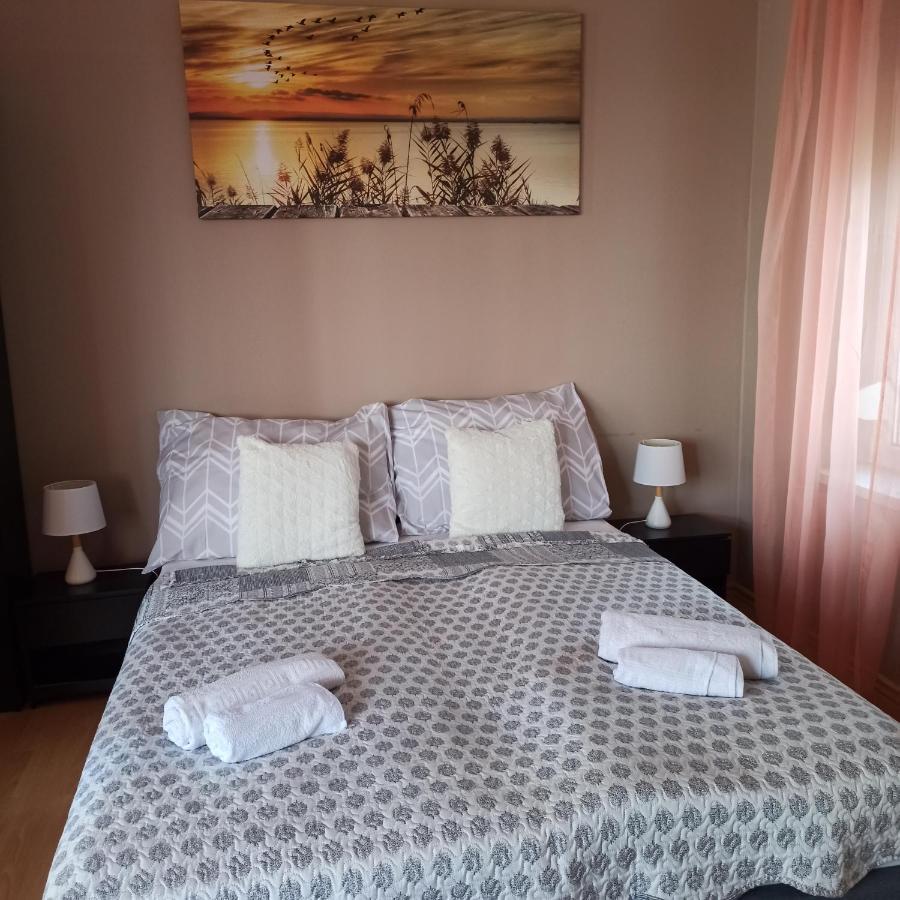 Peppy Apartment & Pool Balatonfured Luaran gambar
